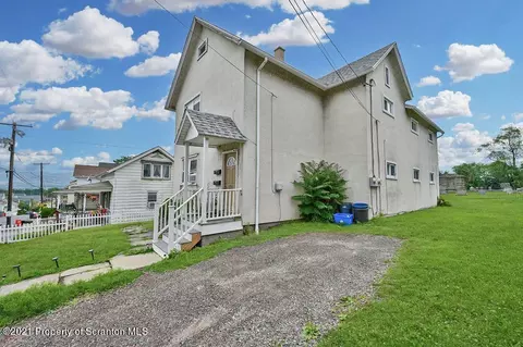 171 E Pine St, Dunmore, PA 18512 photo 38