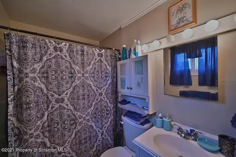 171 E Pine St, Dunmore, PA 18512 photo 33