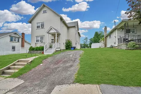 171 E Pine St, Dunmore, PA 18512 photo 2