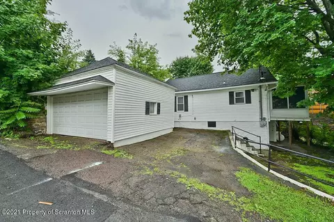 1026 S Webster Ave, Scranton, PA 18505 photo 7