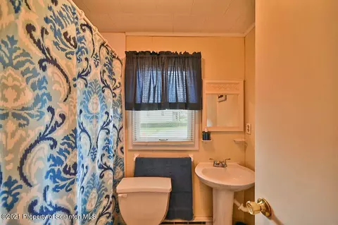 1026 S Webster Ave, Scranton, PA 18505 photo 13