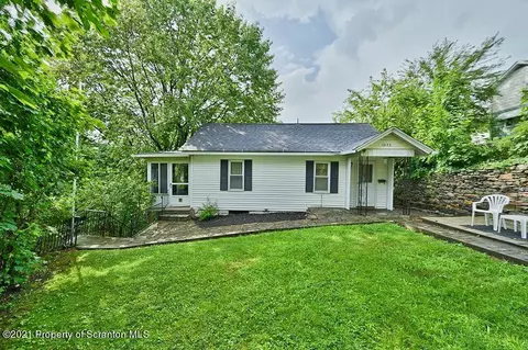 1026 S Webster Ave, Scranton, PA 18505 photo 1