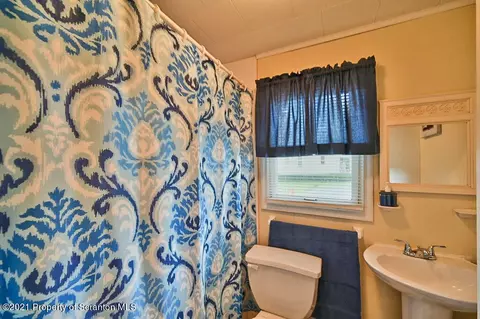 1026 S Webster Ave, Scranton, PA 18505 photo 14