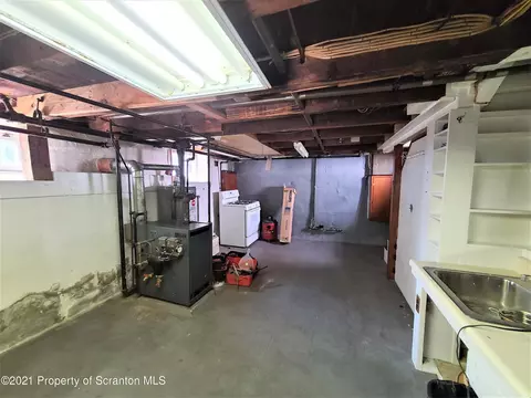 762 E Drinker St, Dunmore, PA 18512 photo 16