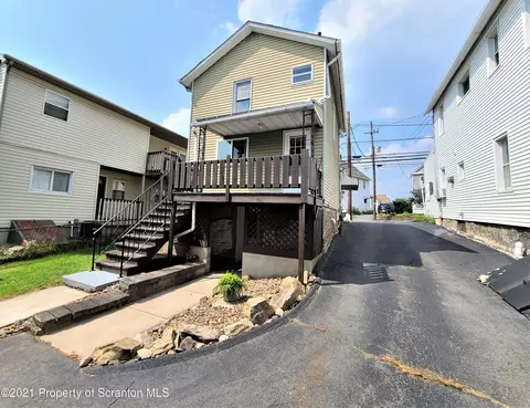 762 E Drinker St, Dunmore, PA 18512 photo 2
