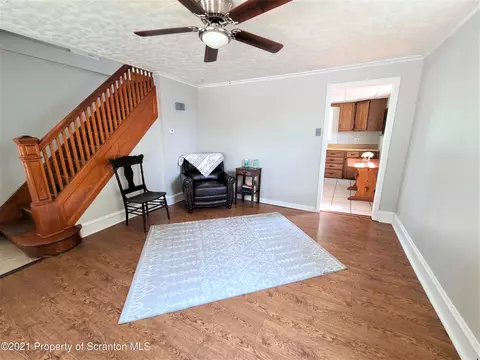 762 E Drinker St, Dunmore, PA 18512 photo 4