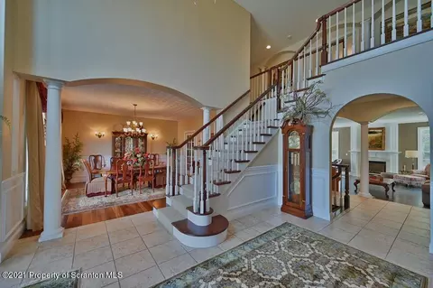 25 Kipling Dr, Moosic, PA 18507 photo 12