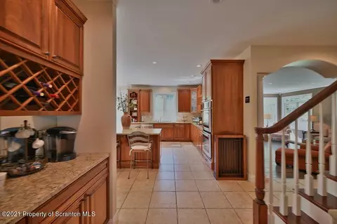 25 Kipling Dr, Moosic, PA 18507 photo 27