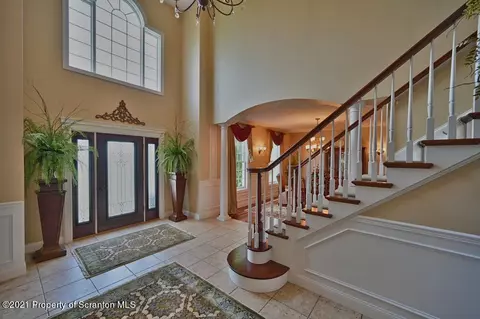 25 Kipling Dr, Moosic, PA 18507 photo 11