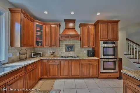 25 Kipling Dr, Moosic, PA 18507 photo 33