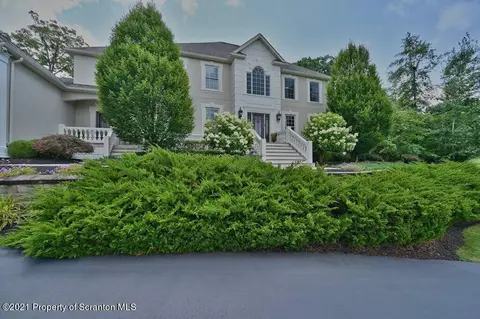 25 Kipling Dr, Moosic, PA 18507 photo 1