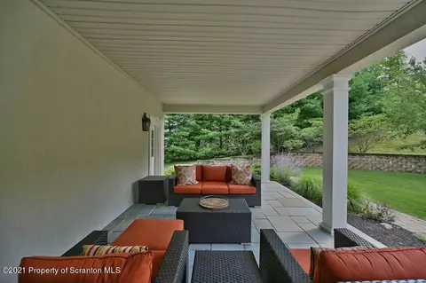25 Kipling Dr, Moosic, PA 18507 photo 92