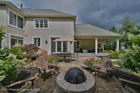 25 Kipling Dr, Moosic, PA 18507 photo 8