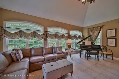 25 Kipling Dr, Moosic, PA 18507 photo 21