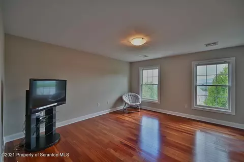 25 Kipling Dr, Moosic, PA 18507 photo 66