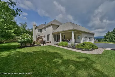 25 Kipling Dr, Moosic, PA 18507 photo 97