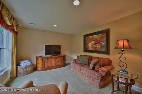 25 Kipling Dr, Moosic, PA 18507 photo 51