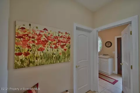 25 Kipling Dr, Moosic, PA 18507 photo 37