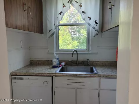 704 Fallon St, Old Forge, PA 18518 photo 9
