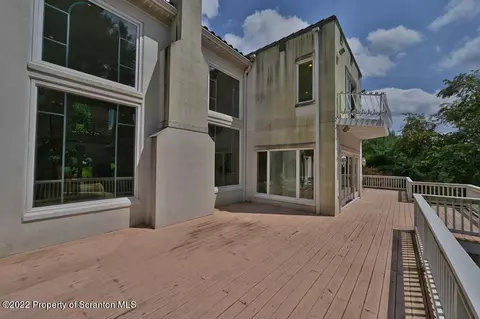 625 Lantern Hill Rd, Shavertown, PA 18708 photo 1