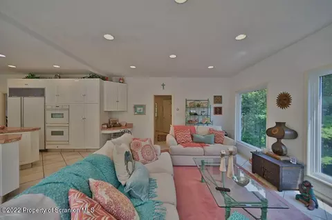 625 Lantern Hill Rd, Shavertown, PA 18708 photo 9