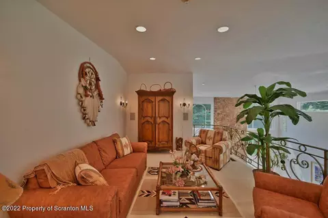 625 Lantern Hill Rd, Shavertown, PA 18708 photo 5