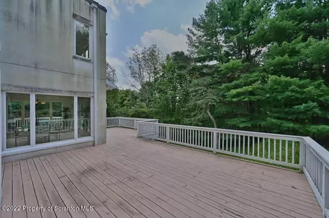625 Lantern Hill Rd, Shavertown, PA 18708 photo 12