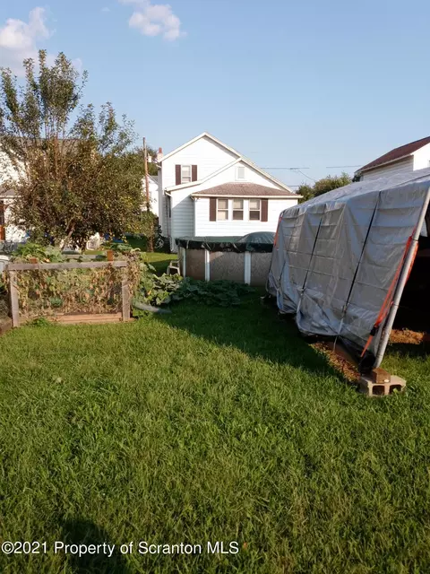 707 Fallon St, Old Forge, PA 18518 photo 2