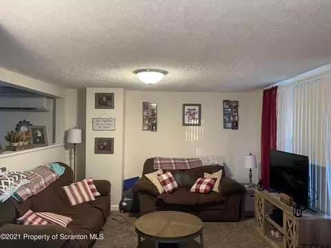 407 W Mary St, Old Forge, PA 18518 photo 5