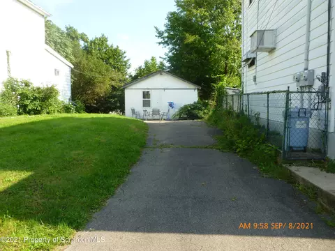 520 Hampton St, Scranton, PA 18504 photo 4