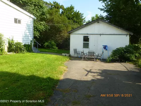 520 Hampton St, Scranton, PA 18504 photo 3