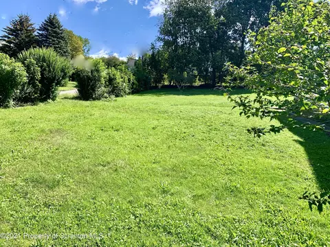 27 Rittenhouse St, Simpson, PA 18407
