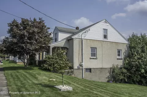 616 Fallon St, Old Forge, PA 18518 photo 2