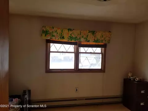 1229 Mowry St, Old Forge, PA 18518 photo 8