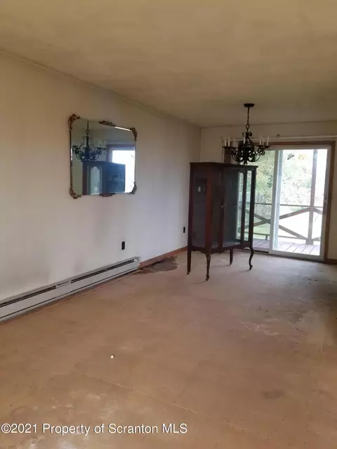 1229 Mowry St, Old Forge, PA 18518 photo 4