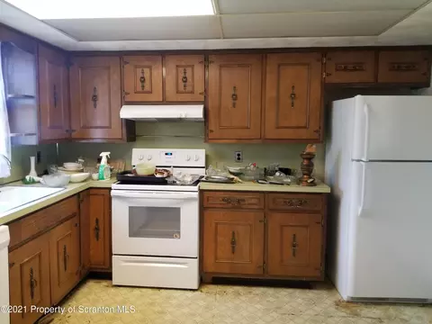 1229 Mowry St, Old Forge, PA 18518 photo 5
