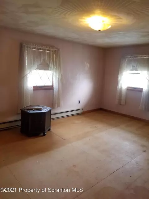 1229 Mowry St, Old Forge, PA 18518 photo 6