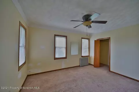 643 E Grant St, Olyphant, PA 18447 photo 33
