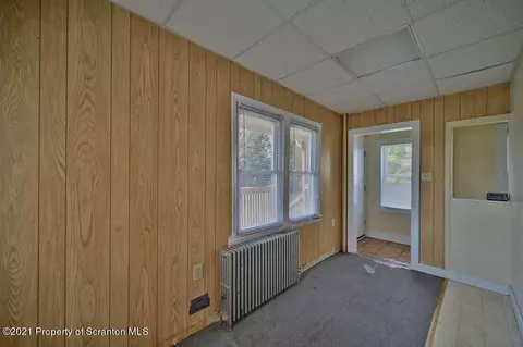 643 E Grant St, Olyphant, PA 18447 photo 18