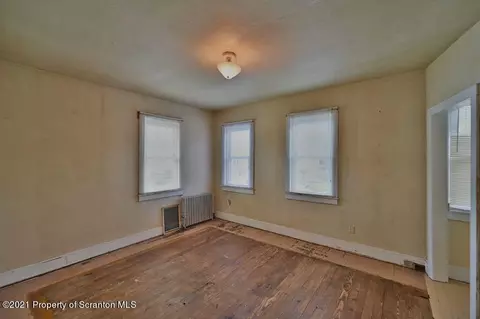 643 E Grant St, Olyphant, PA 18447 photo 24