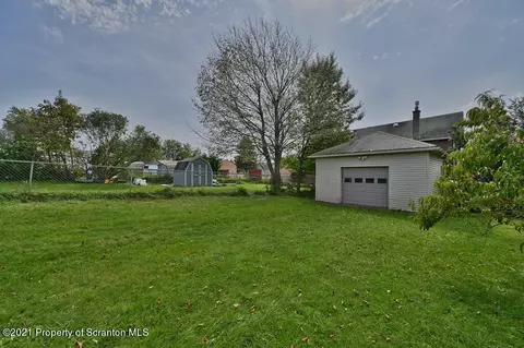 643 E Grant St, Olyphant, PA 18447 photo 44