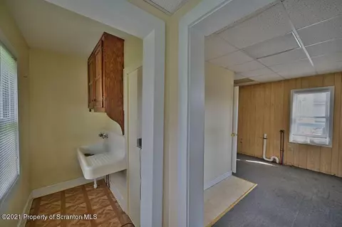 643 E Grant St, Olyphant, PA 18447 photo 21