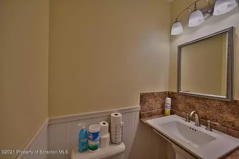 643 E Grant St, Olyphant, PA 18447 photo 36