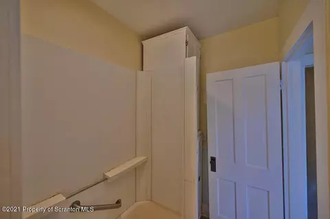 643 E Grant St, Olyphant, PA 18447 photo 38