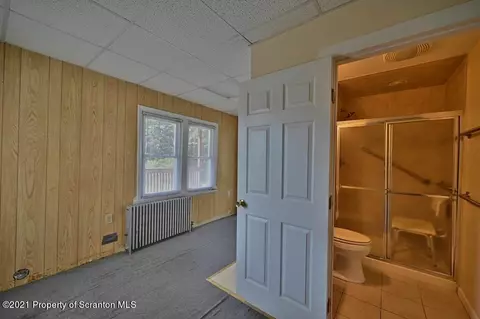 643 E Grant St, Olyphant, PA 18447 photo 15