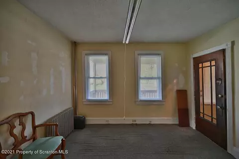 643 E Grant St, Olyphant, PA 18447 photo 7