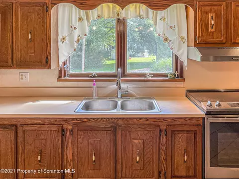 104 5th St, Mayfield, PA 18433 photo 7