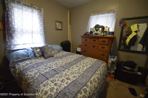548 3rd Ave Regan Pl, Scranton, PA 18505 photo 5
