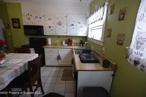 548 3rd Ave Regan Pl, Scranton, PA 18505 photo 32