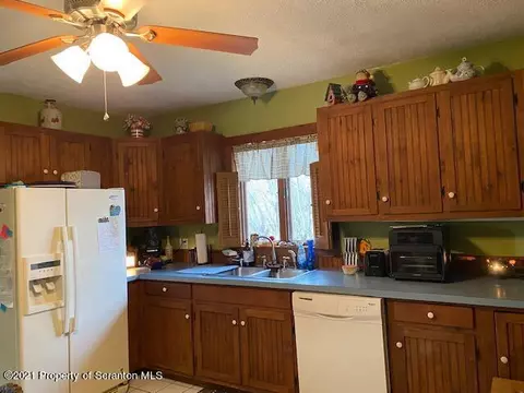 86 James St, Shavertown, PA 18708 photo 5